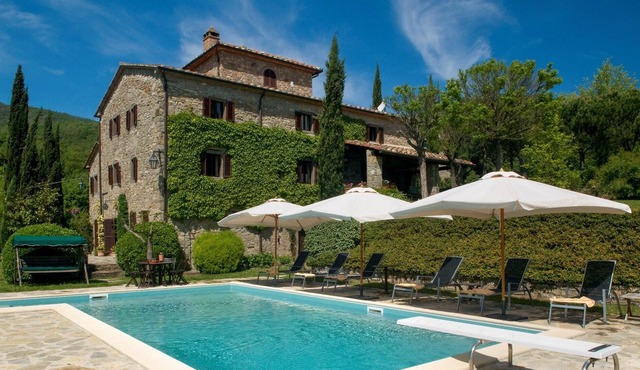 Farmhouse Fonte Vecchia - Sleeps 8 with breathtaking views & Private Pool