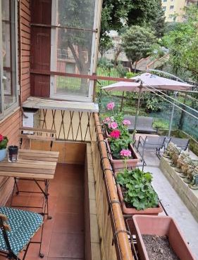 Garden house near city centro with baby bed