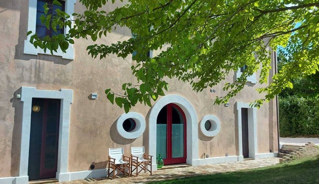 Gelso apartment in country villa with pool in the heart of the Marche region
