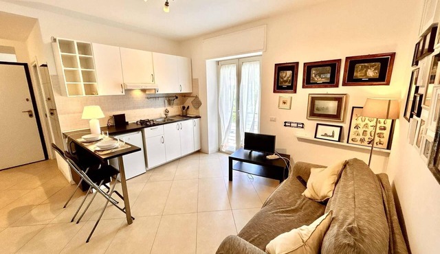Gianluca apt [center, close to the beach, modern]