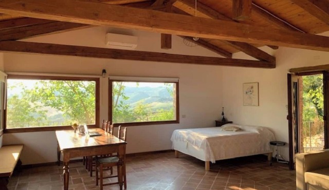Glazed house on Le Marche, on organic farm, nestled in the countryside