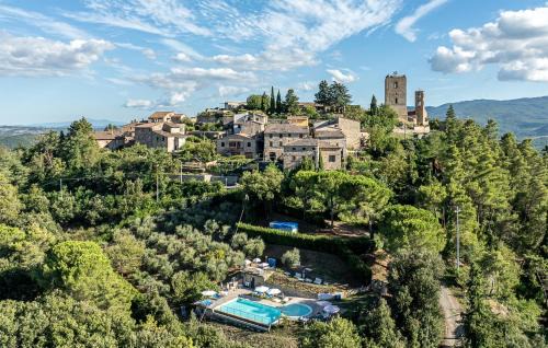Gorgeous Apartment In Montecastelli Pisano