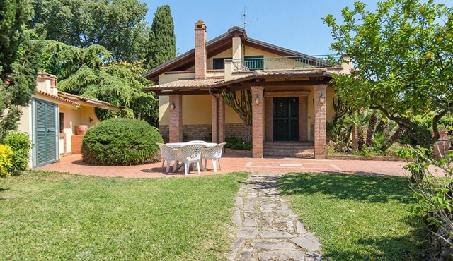 Gorgeous home in Paestum with WiFi