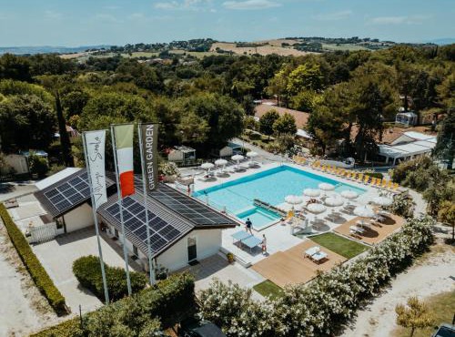 Green Garden Village con piscina, spiaggia riservata e parcheggio