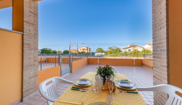 GuestHost - Apartment with Terrace & Parking near the Sea