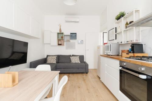 GuestHost - Cozy Balcony Flat close to Navigli