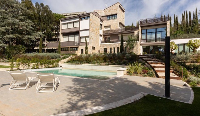 GuestHost - Exclusive Perugia Getaway - Apartments with Shared Pool & Parking