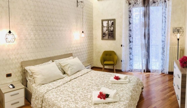 GuestHost - One Step Away from Downtown Salerno - Comfortable Apt x5!