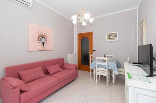 GuestHost - Santa Rita District Functional Flat