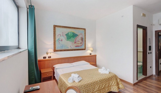 H Pompeii Ruiins Apartment Hotel - Standard Double Room 5