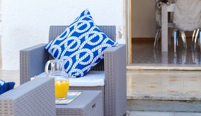 Holiday Accommodation "Villa Grecale" with garden and walking distance to the sea
