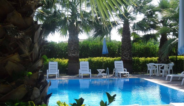 Holiday apartment with air conditioning and pool
