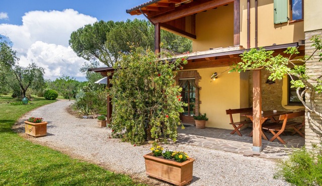 Holiday Apartment "Casa Le Basse - Vetulonia" with Private Terrace, Shared Garden & Wi-Fi