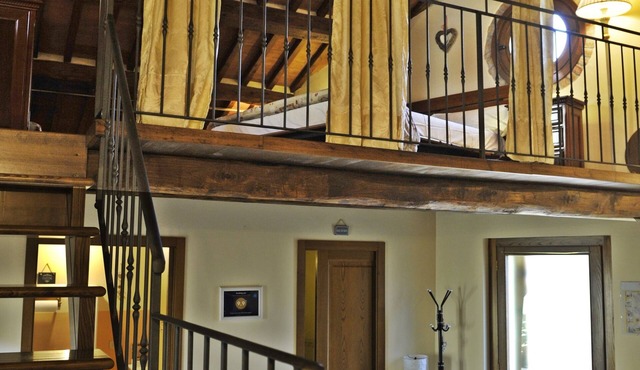 Holiday Apartment Michelangelo - ex restored barn in the historic center