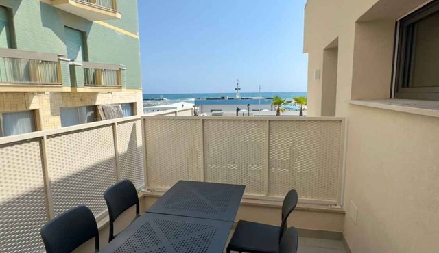 Holiday apartment with air conditioning, internet and balcony with sea view
