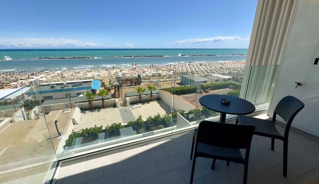 Holiday apartment with air conditioning, internet and balcony with sea view
