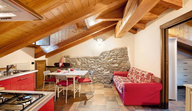 Holiday Home 'Appartamento Aquila' with Mountain View, Shared Garden and Wi-Fi