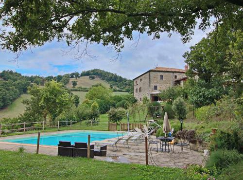 Holiday Home in Apecchio with Pool & Terrace