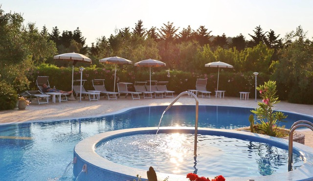 Homerez - Appartement 1 km away from the beach for 2 ppl. with shared pool