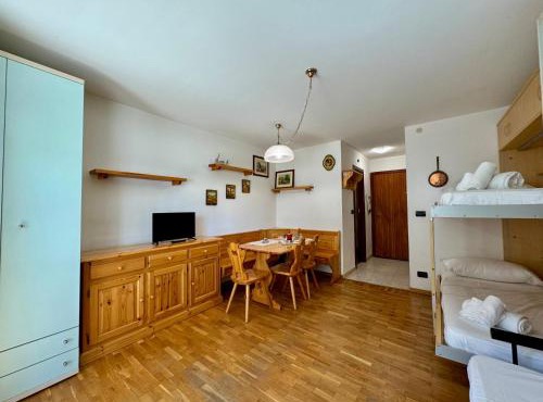 Hostdomus- Terrace Apartment