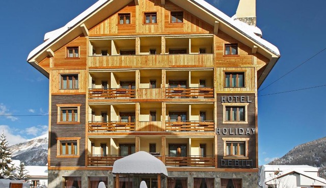 Hotel Holiday Debili