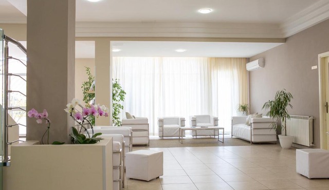 Hotel Holiday