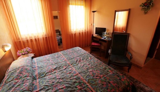 Hotel Sarre