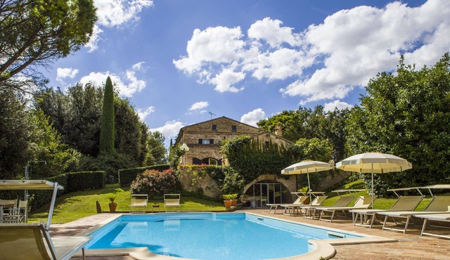 Ideal Residence With Pool Located Near Mondavio