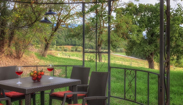 Il Rustico: converted Umbrian taverna