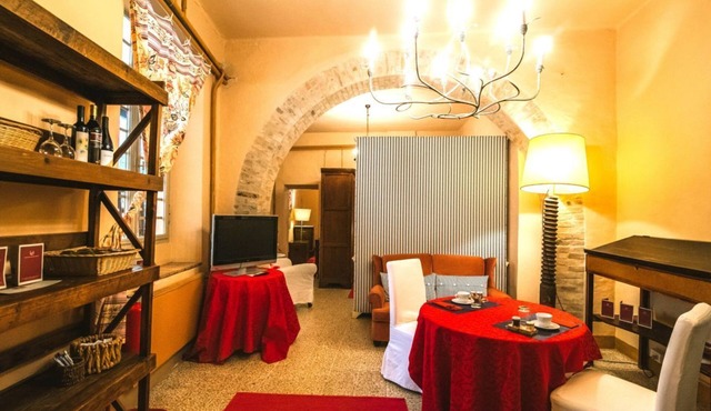 In the city center, 7 km from the sea