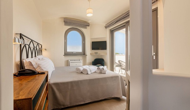 Insula Boutique Hotel