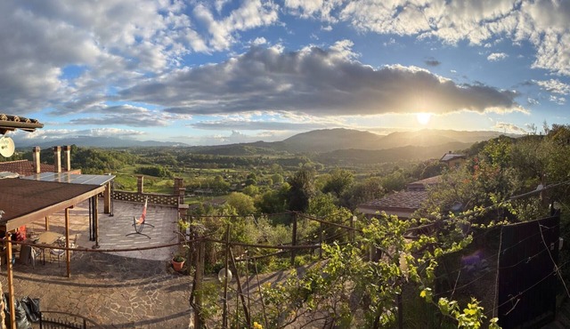 Hillside home with fantastic view - 7 beds - only 1h from Rome