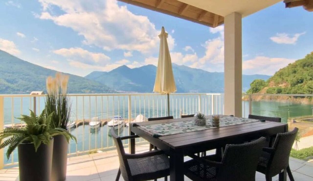 Lake Maggiore apartment with lake views