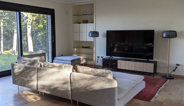 Just 10 minutes from the beach, a little gem nestled in nature.