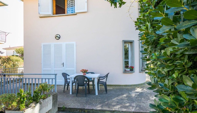 Nice apartment for 2 guests with WIFI, TV, terrace and pets allowed