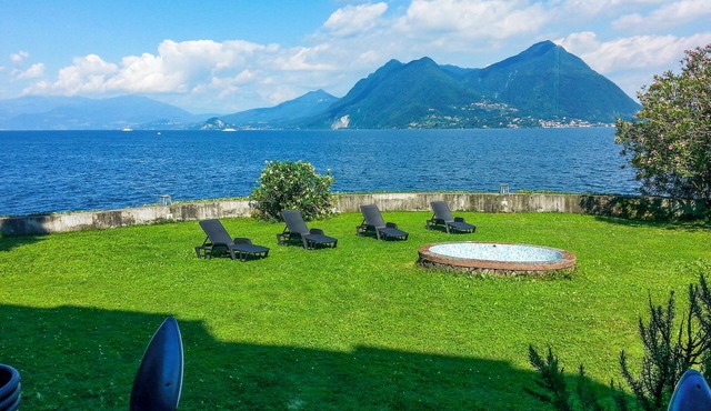 La Villa di Elena No. 0B by Lago Reisen