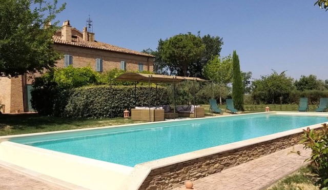 Lavish retreat with private pool & jacuzzi