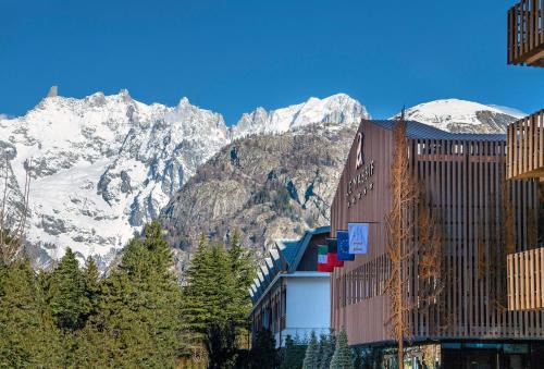 Le Massif Hotel & Lodge Courmayeur - The Leading Hotels of the World