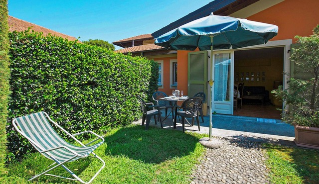 Le Rose Apartment by Lago Reisen