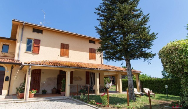 Leccino Home Villa between Hills and Sea by Yohome