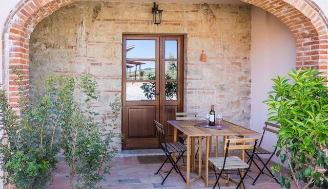 Lovely apartment for 4 people with A/C, WIFI, pool, TV, pets allowed and panoramic view