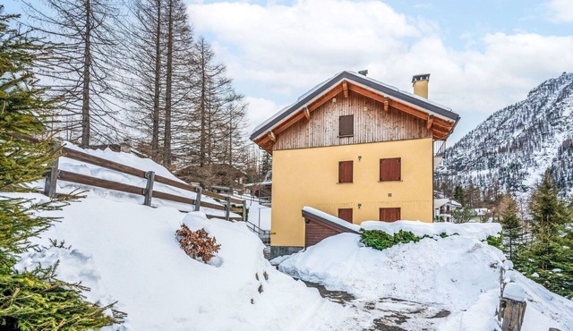 Lovely apartment for 4 guests with WIFI, TV and balcony