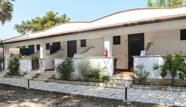 Lovely apartment in villa for 4 people with WIFI, A/C, pool, TV, terrace and pets allowed