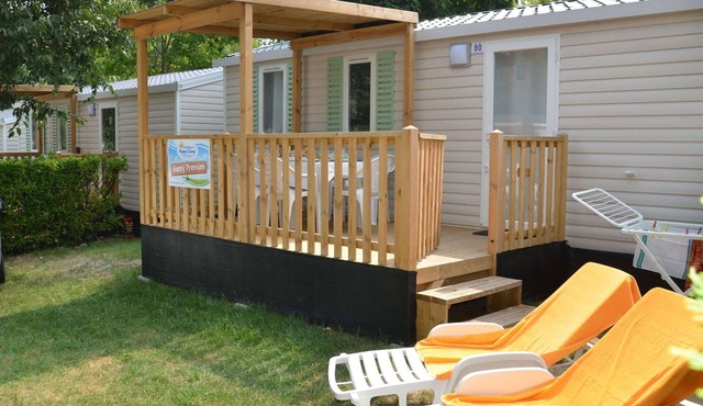 Lovely apartment in villa for 6 people with A/C, pool, WIFI, terrace and pets allowed