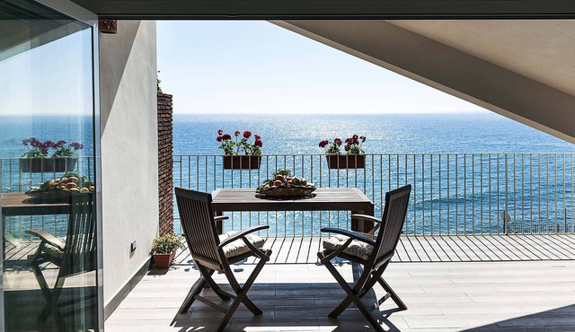Lovely seafront flat - 2 pax in Taormina