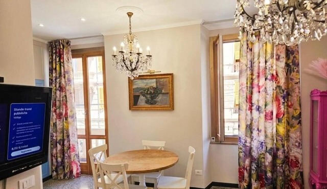 Luxury 2-bedroom apartment in fabulous Genova - Pegli with AC-walk to the beach!