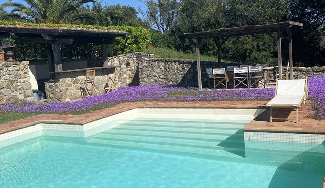 Luxury villa with private pool and large garden near Follonica and Piombino