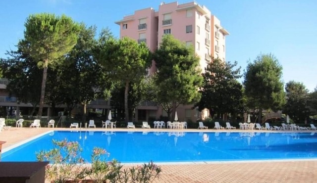 M456 – Marcelli, cozy three-room apartment in residence with pool