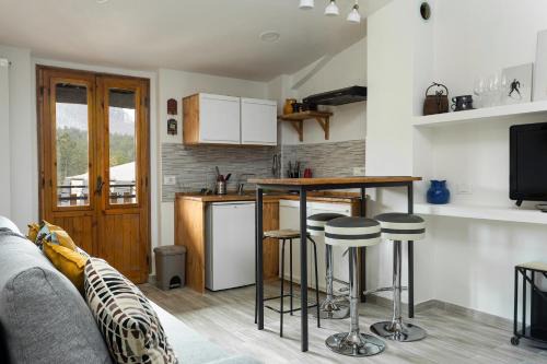 Magnolia Loft - Ovindoli Ski & Mountain Retreat by RHR