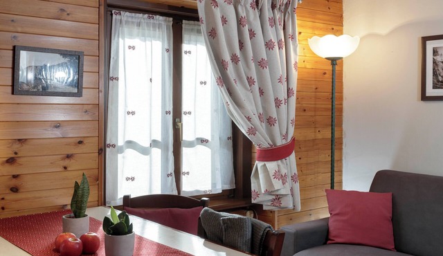 Maison Maquignaz - Central Apartment with Terrace